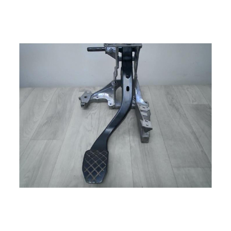 Pedalier de frein AUDI A4 2 AVANT PHASE 2 BREAK d’occasion