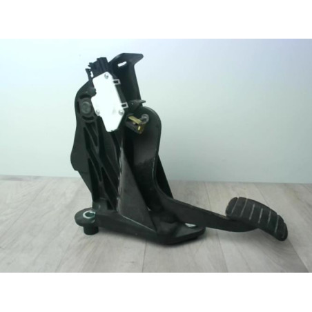 Pedalier d'embrayage RENAULT LAGUNA 3 PHASE 1 d’occasion