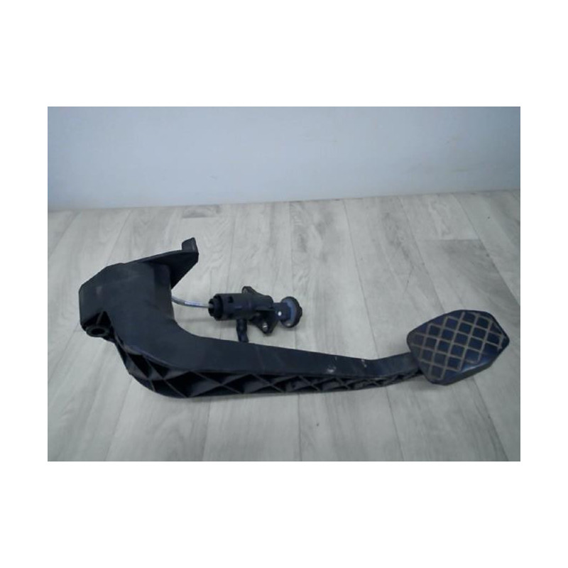 Pedalier d'embrayage AUDI A4 2 AVANT PHASE 2 BREAK d’occasion