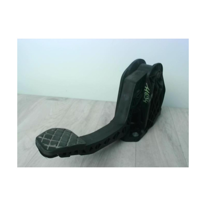 Pedalier d'embrayage VOLKSWAGEN GOLF 5 d’occasion