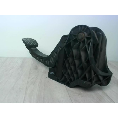 Pedalier d'embrayage VOLKSWAGEN GOLF 5 d’occasion