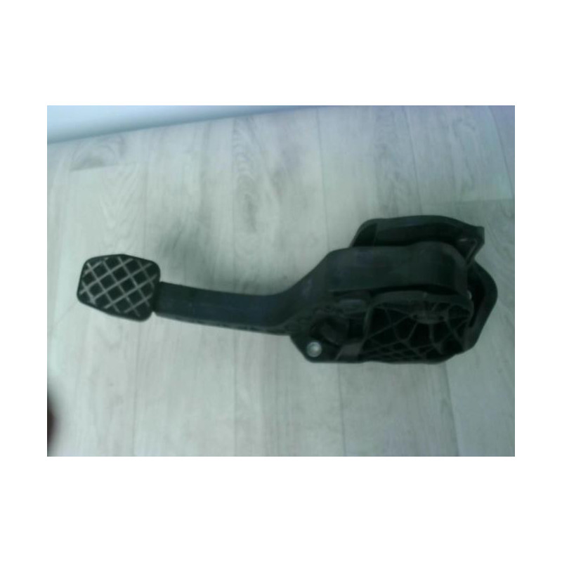 Pedalier d'embrayage VOLKSWAGEN GOLF 5 d’occasion