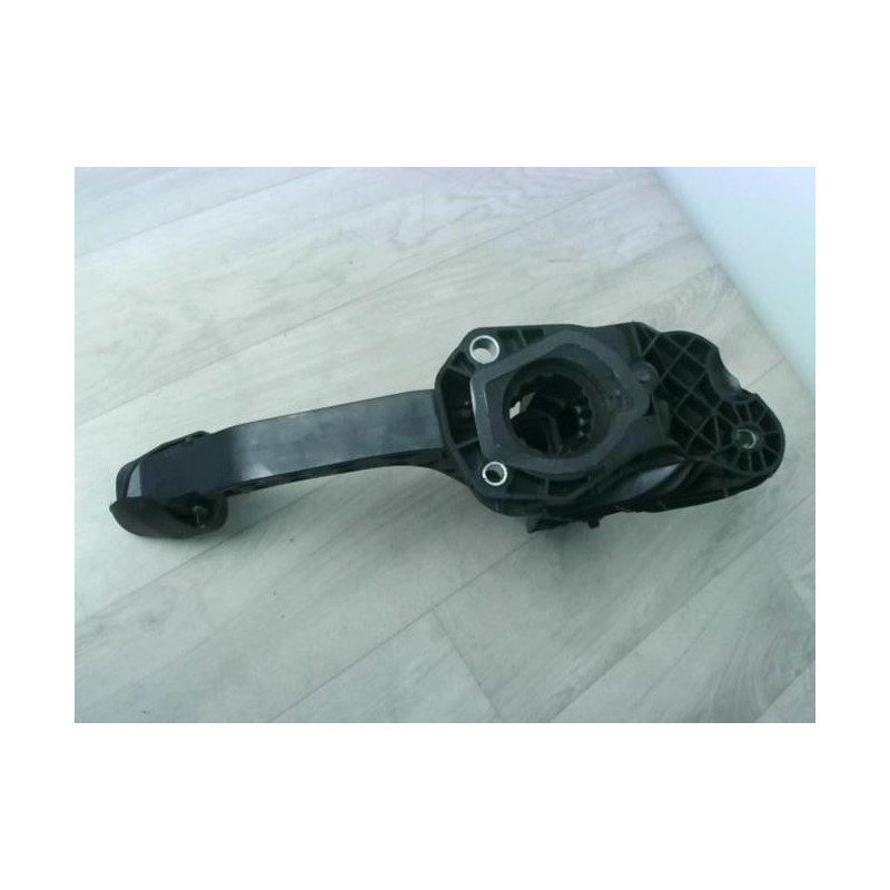 Pedalier d'embrayage VOLKSWAGEN GOLF 5 d’occasion