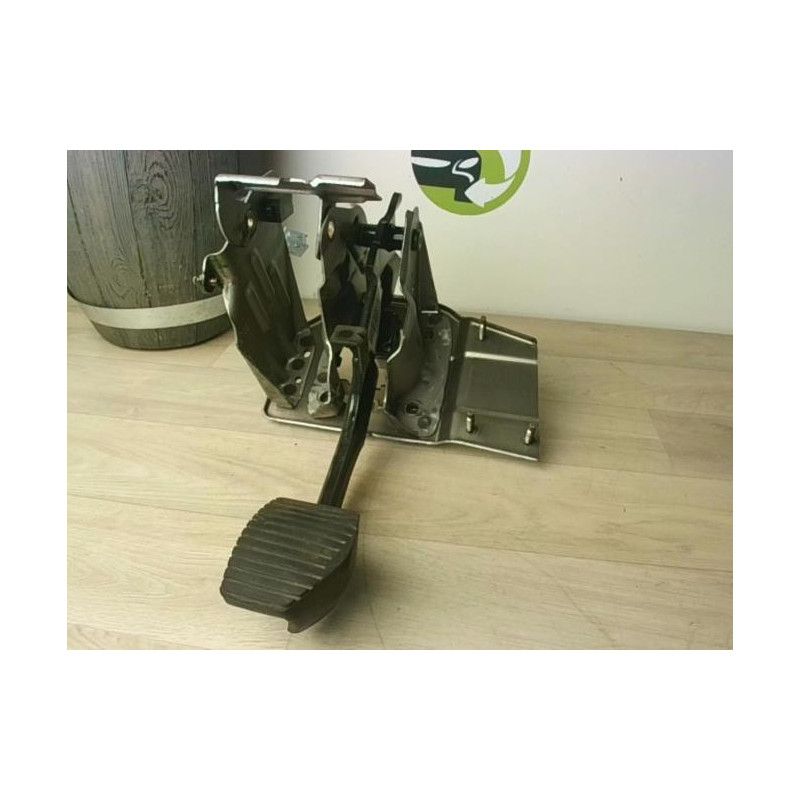 Pedalier d'embrayage CITROEN C3 PICASSO PHASE 1 d’occasion