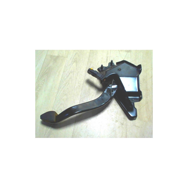 Pedalier de frein OPEL TIGRA 2 TWINTOP CABRIOLET d’occasion