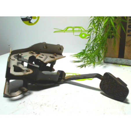 Pedalier d'embrayage FORD FIESTA 6 PHASE 1 d’occasion