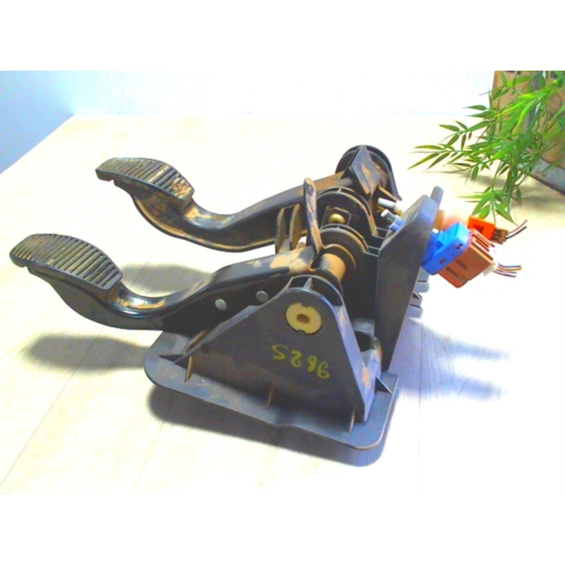 Pedalier FIAT PANDA 2 PHASE 1 d’occasion