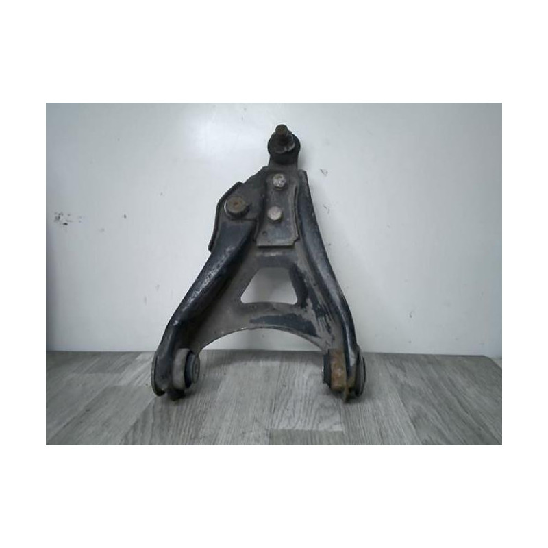 Bras de suspension superieur avant gauche RENAULT CLIO 2 PHASE 2 d’occasion