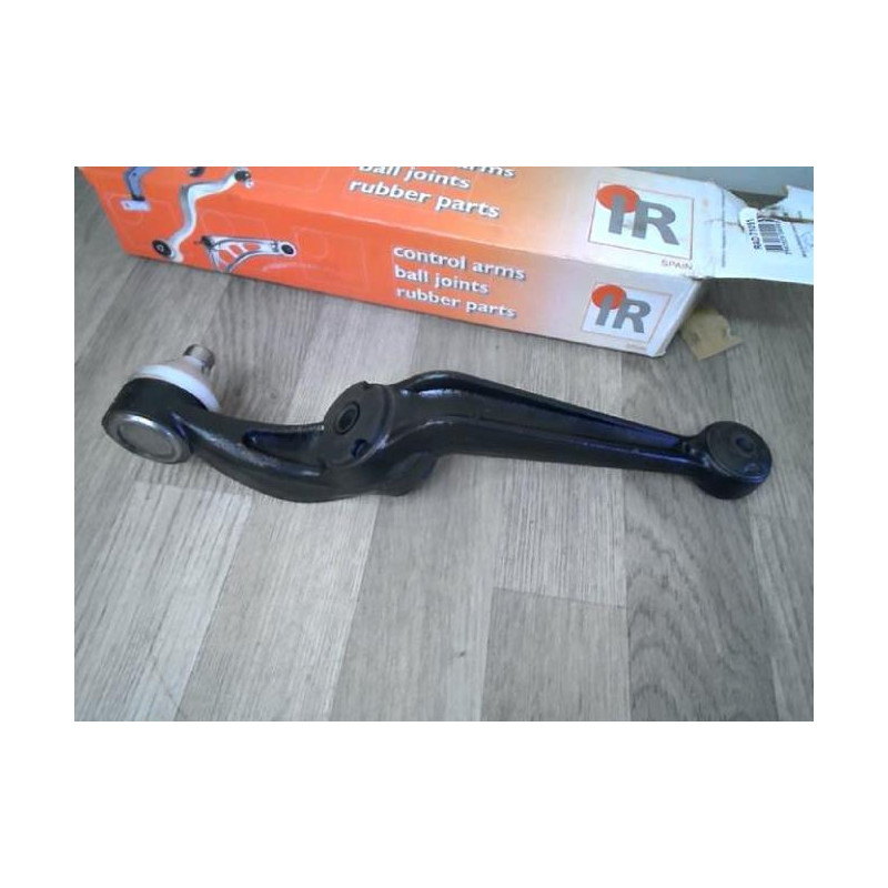 Bras de suspension superieur avant droit PEUGEOT 309 PHASE 2 d’occasion