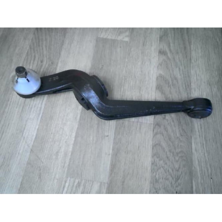 Bras de suspension superieur avant droit PEUGEOT 309 PHASE 2 d’occasion