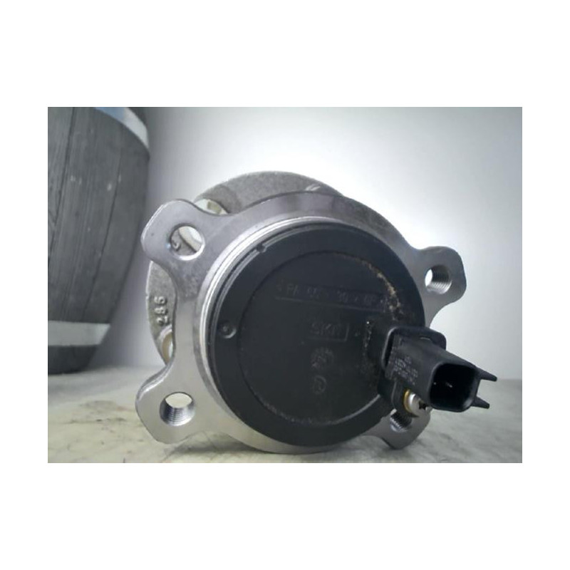 Moyeu arriere droit FORD C-MAX 2 PHASE 1 d’occasion