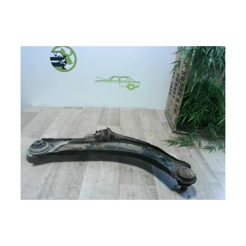 Triangle inferieur avant gauche RENAULT CLIO 3 PHASE 1 d’occasion