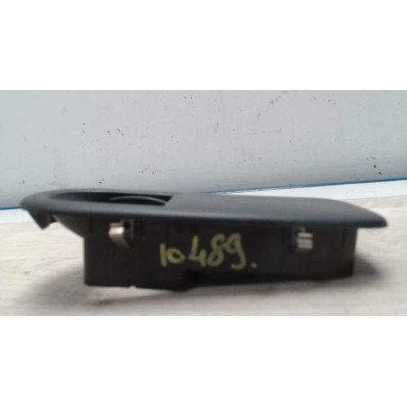 Interrupteur de leve vitre avant gauche RENAULT CLIO 3 PHASE 1 d’occasion