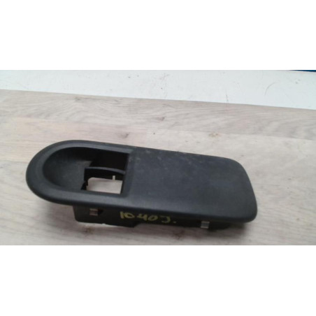 Interrupteur de leve vitre avant gauche RENAULT CLIO 3 PHASE 1 d’occasion