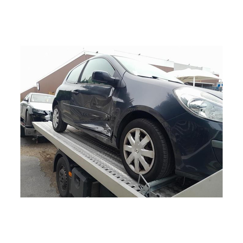 Interrupteur de leve vitre avant gauche RENAULT CLIO 3 PHASE 1 d’occasion