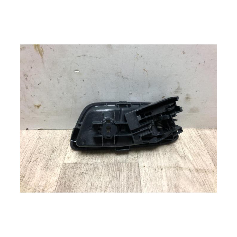 Poignee interieur arriere droit FORD FIESTA 6 PHASE 1 d’occasion