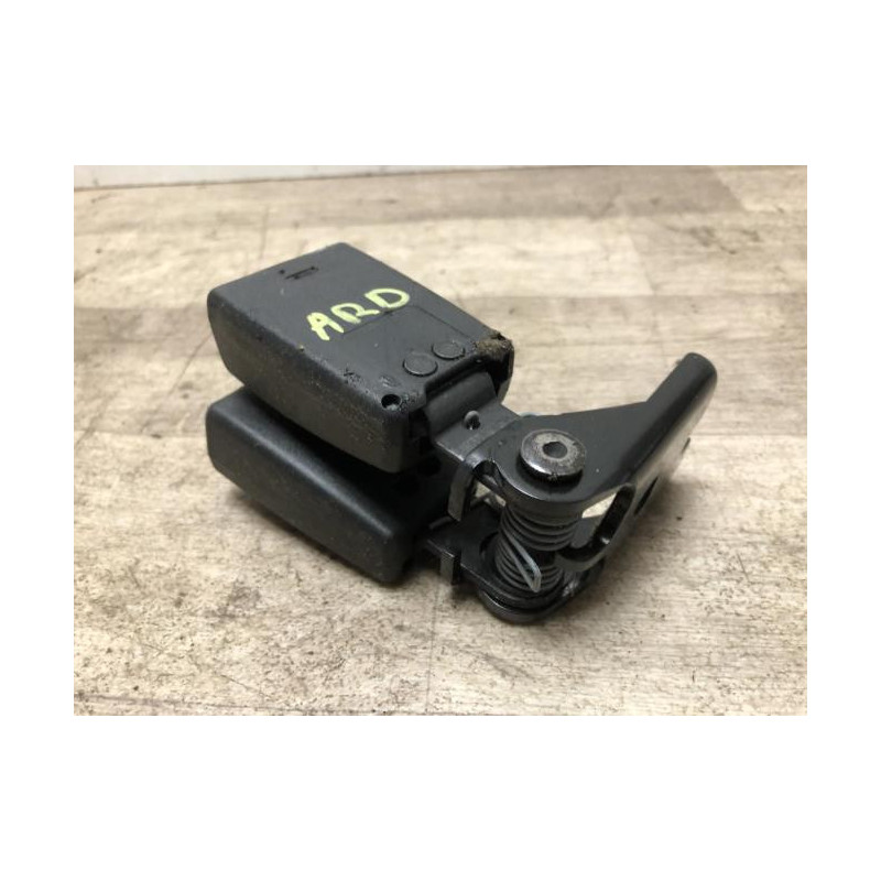 Attache ceinture arriere droit FORD FIESTA 6 PHASE 1 d’occasion