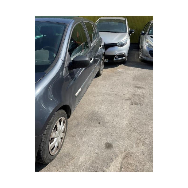 Poignee porte arriere gauche RENAULT CLIO 3 PHASE 1 d’occasion