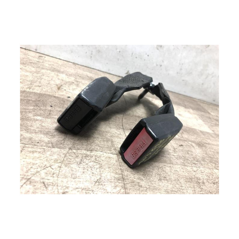 Attache ceinture arriere gauche DACIA SANDERO 1 d’occasion