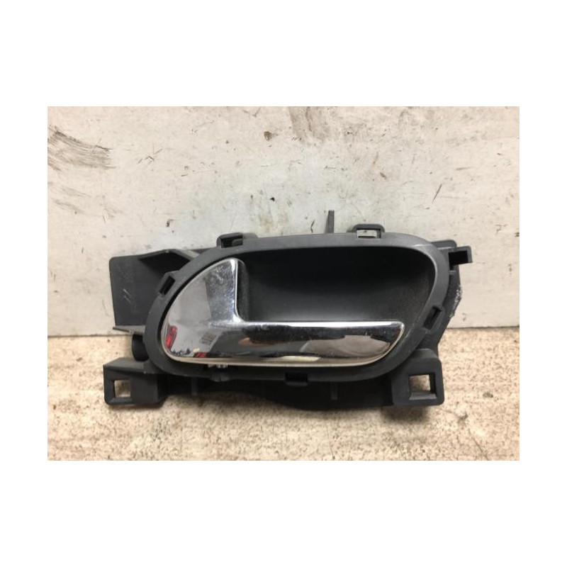 Poignee interieur arriere droit PEUGEOT 407 PHASE 1 d’occasion