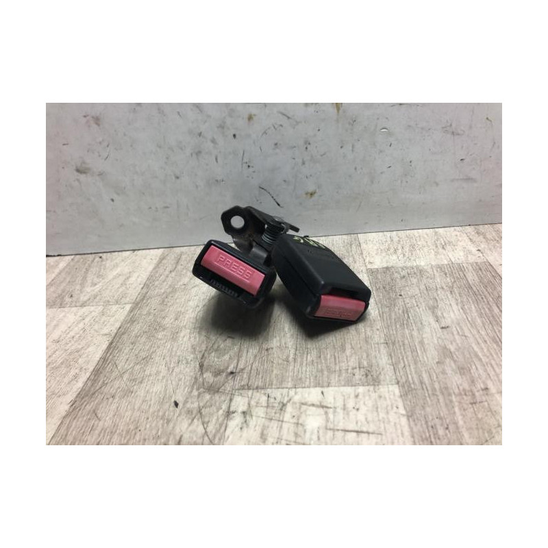 Attache ceinture arriere centrale PEUGEOT 407 PHASE 1 d’occasion
