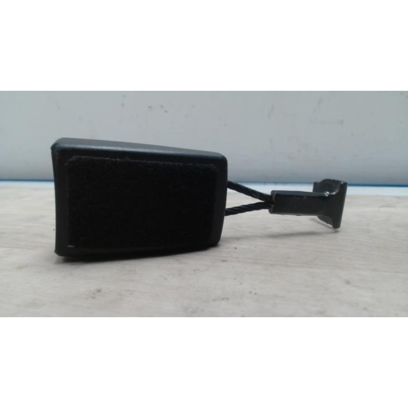 Attache ceinture arriere droit OPEL ASTRA H PHASE 1 d’occasion