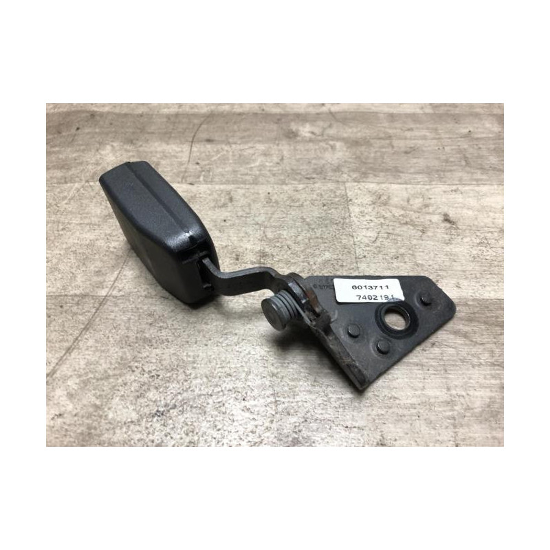 Attache ceinture arriere droit PEUGEOT 407 PHASE 1 d’occasion
