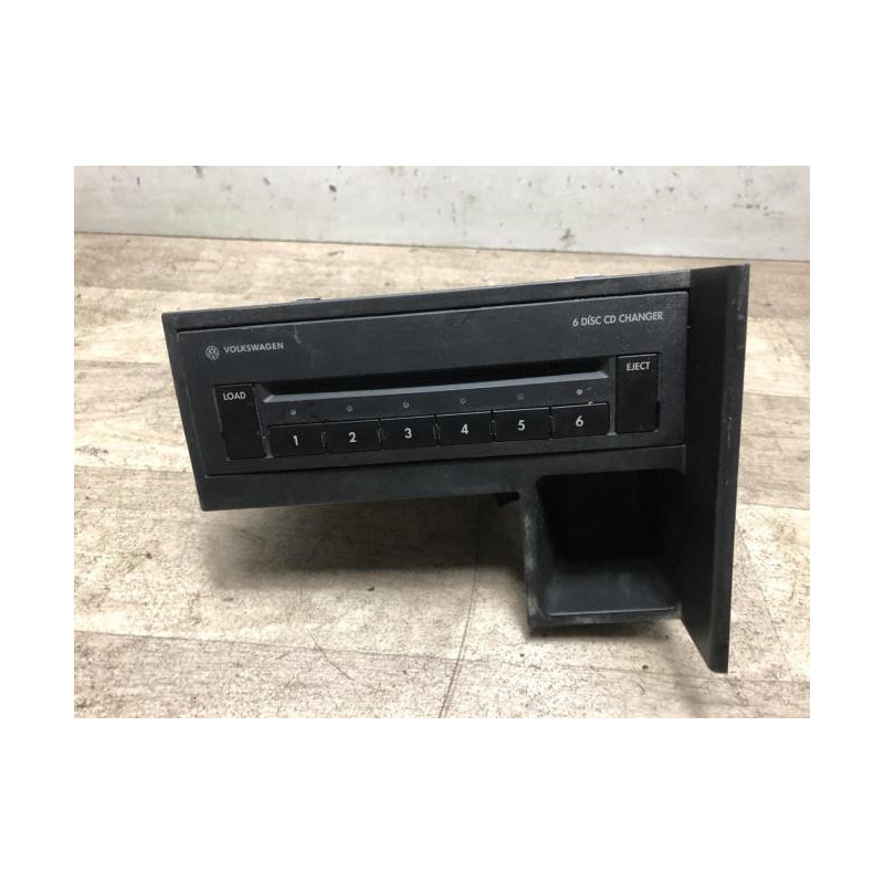 Chargeur CD VOLKSWAGEN TOURAN 1 PHASE 1 d’occasion