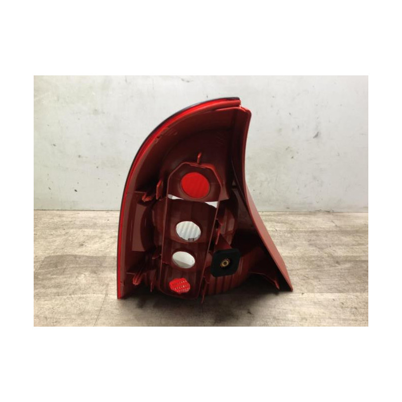 Feu arriere principal droit (feux) RENAULT CLIO 2 PHASE 2 d’occasion