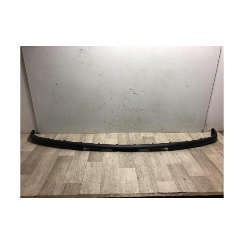 Moulure de pare choc avant VOLKSWAGEN POLO 4 PHASE 1 d’occasion