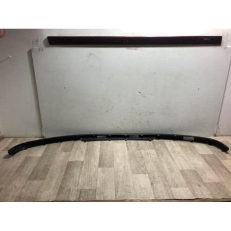 Moulure de pare choc avant VOLKSWAGEN POLO 4 PHASE 1 d’occasion
