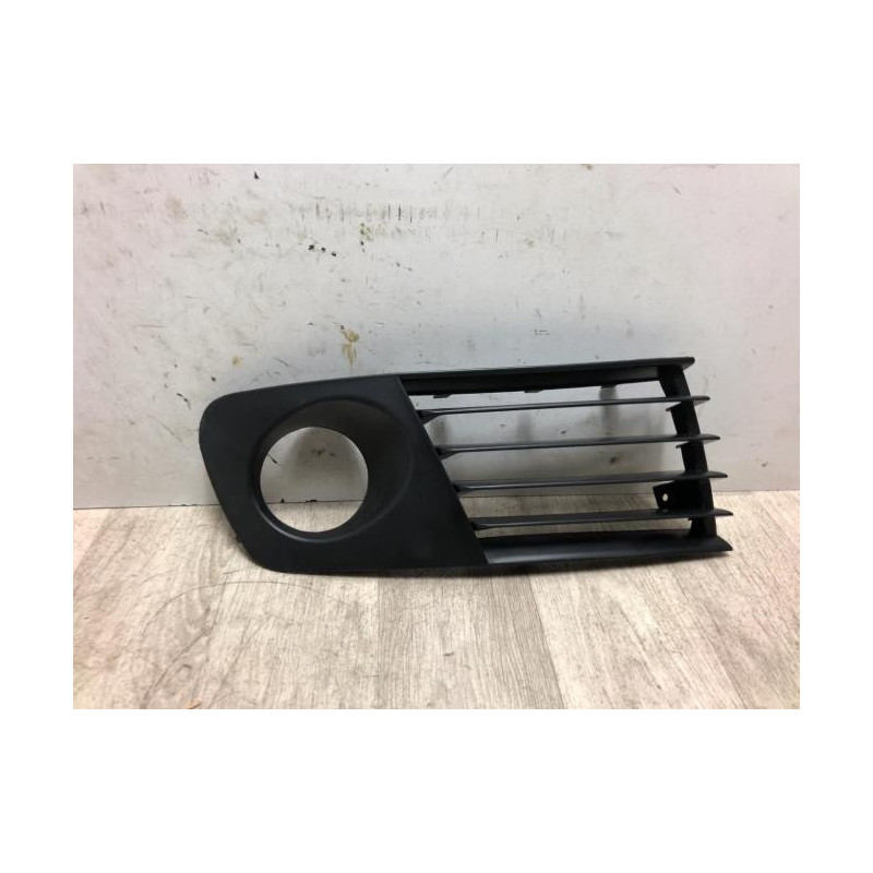 Enjoliveur anti brouillard SEAT IBIZA 3 PHASE 1 d’occasion
