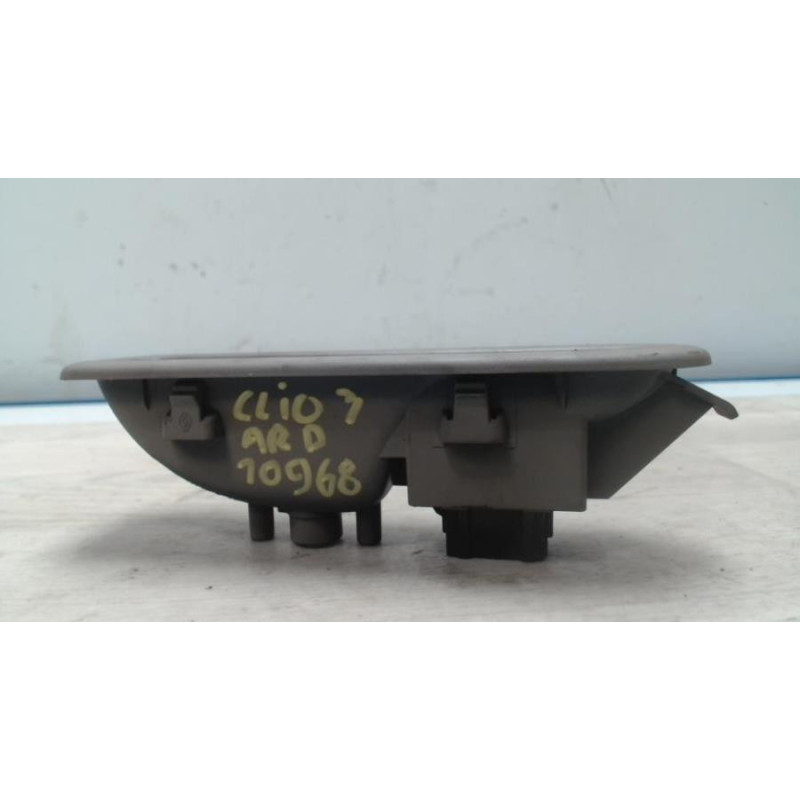 Interrupteur de leve vitre arriere droit RENAULT CLIO 3 PHASE 1 d’occasion