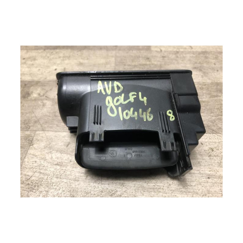 Aerateur tableau de bord avant droit VOLKSWAGEN GOLF 4 d’occasion