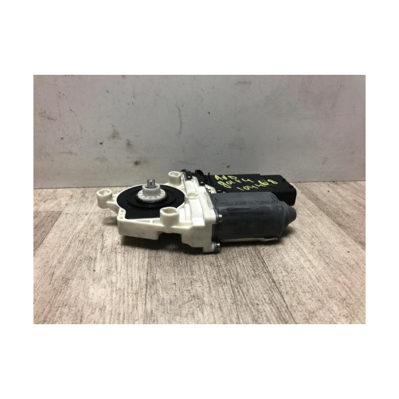 Moteur leve vitre avant droit VOLKSWAGEN GOLF 4 d’occasion