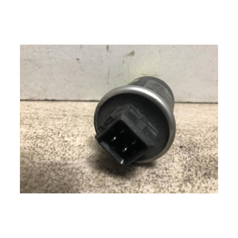 Pressostat de climatisation VOLKSWAGEN GOLF 4 d’occasion