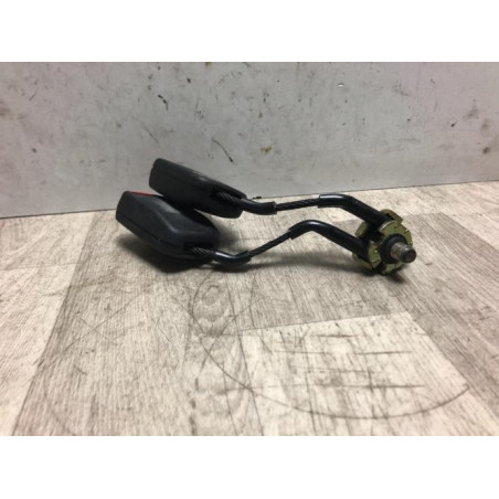 Attache ceinture arriere gauche VOLKSWAGEN GOLF 4 d’occasion