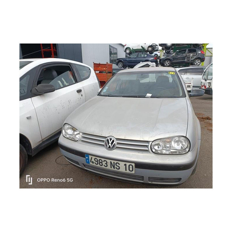 Attache ceinture arriere gauche VOLKSWAGEN GOLF 4 d’occasion