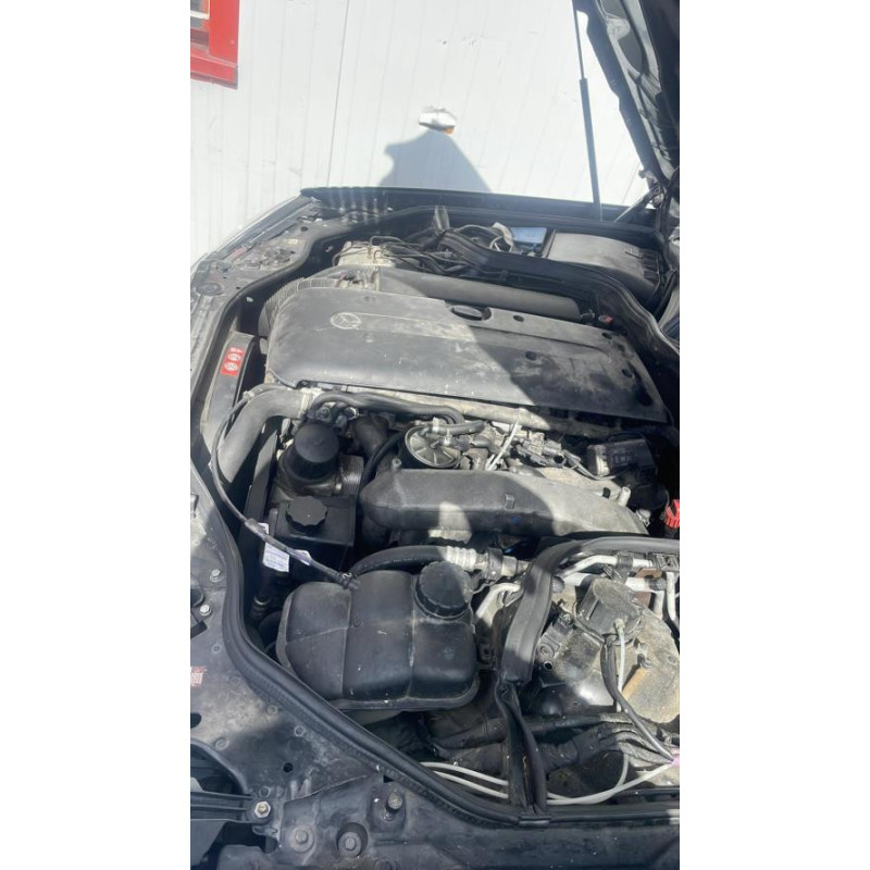 Support de phare gauche (tôle) MERCEDES CLASSE E 211 PHASE 1 d’occasion