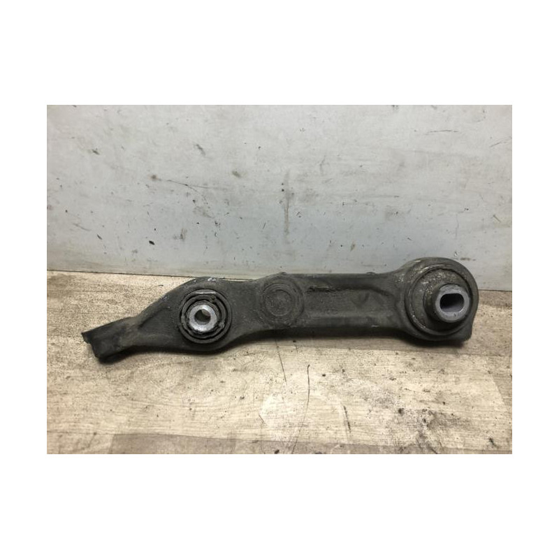 Bras de suspension superieur avant droit MERCEDES CLASSE E 211 PHASE 1 d’occasion