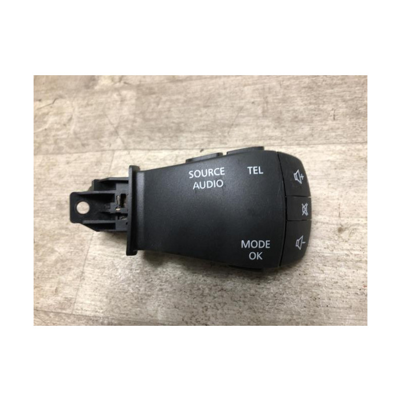 Commande autoradio RENAULT MEGANE 4 PHASE 1 d’occasion