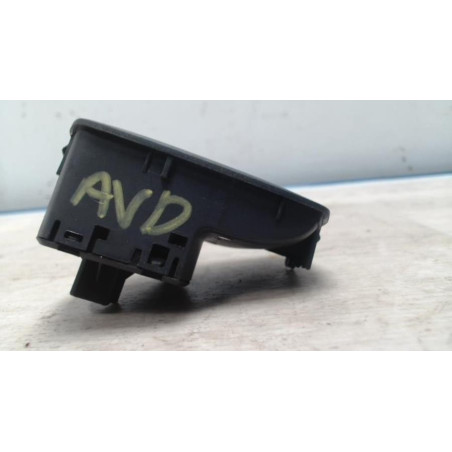 Interrupteur de leve vitre avant droit OPEL CORSA D PHASE 1 d’occasion
