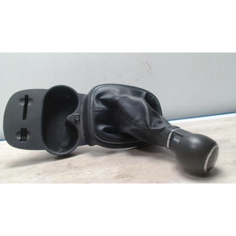 Pommeau de vitesses OPEL CORSA D PHASE 1 d’occasion