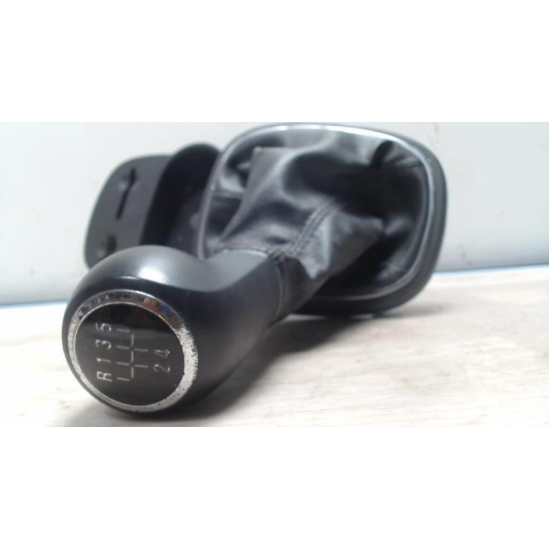 Pommeau de vitesses OPEL CORSA D PHASE 1 d’occasion