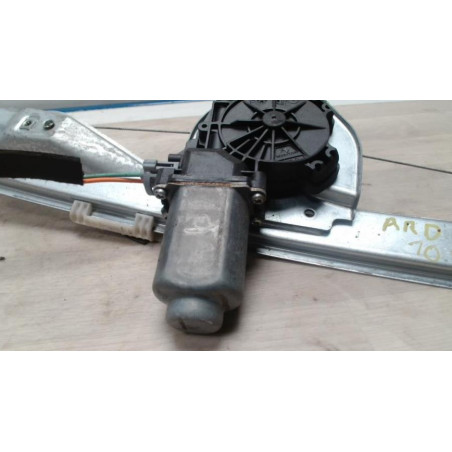 Leve vitre electrique arriere droit RENAULT CLIO 3 PHASE 1 d’occasion