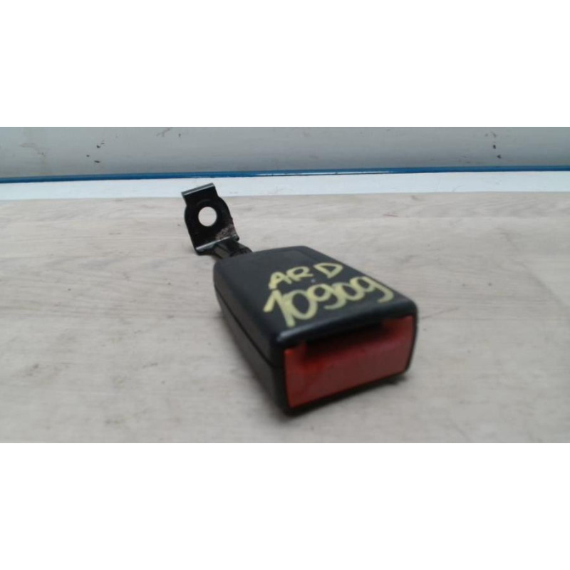 Attache ceinture arriere droit OPEL ASTRA H PHASE 1 d’occasion