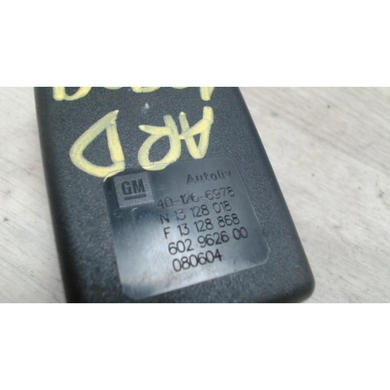 Attache ceinture arriere droit OPEL ASTRA H PHASE 1 d’occasion