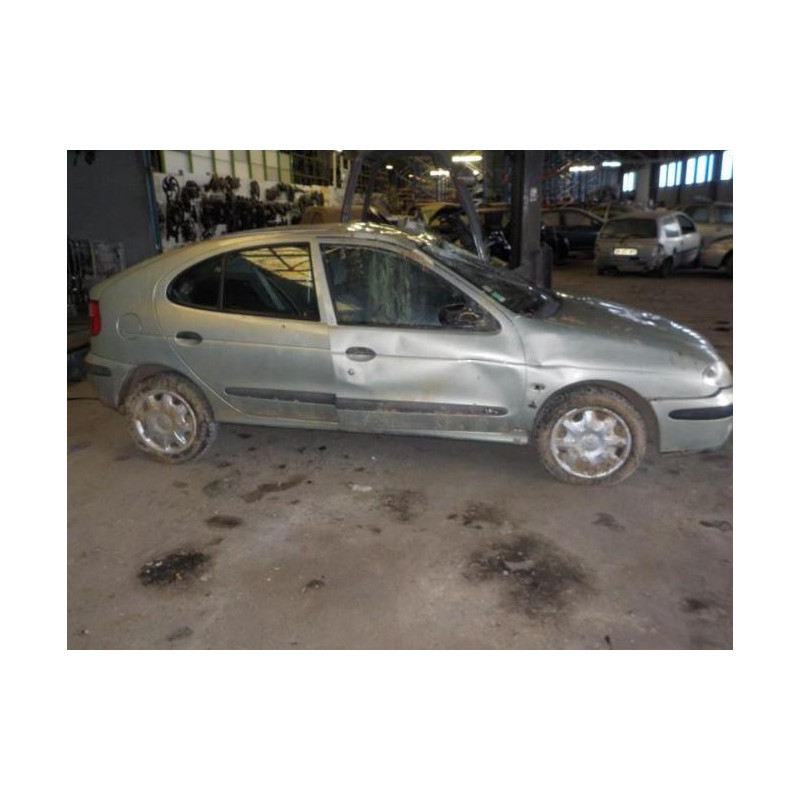 Platine feu arriere droit RENAULT MEGANE 1 PHASE 2 d’occasion