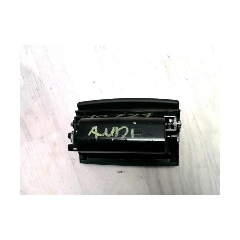 Vide poche avant droit AUDI A3 2 SPORTBACK PHASE 1 d’occasion