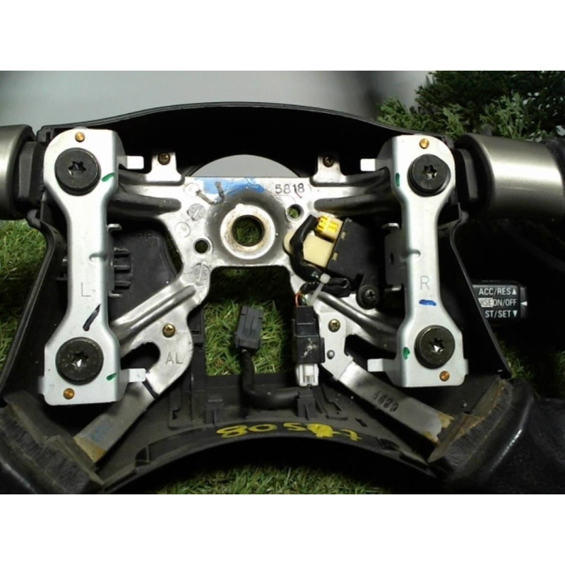 Volant MITSUBISHI GRANDIS d’occasion